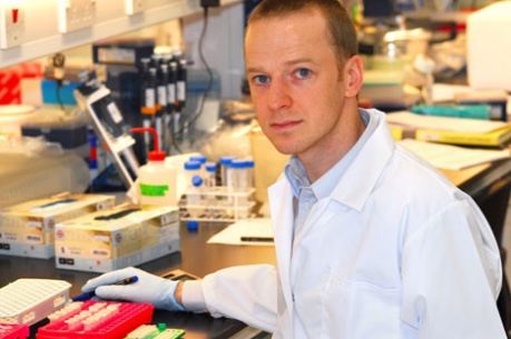 Photo in lab of Dr Kenneth Baillie, scientist at The Roslin Institute  - credit University of Edinburgh