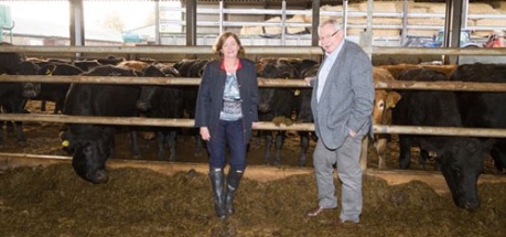 Photo of Prof Julie Fitzpatrick, Scientific Director and Chief executive of the Moredun Research Institute and Prof Wayne Powell, Principal & Chief Executive of Scotlands Rural College