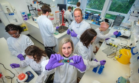 Dr Lindsay Fraser, CSO of Cytomos in lab at Roslin Innovation Centre